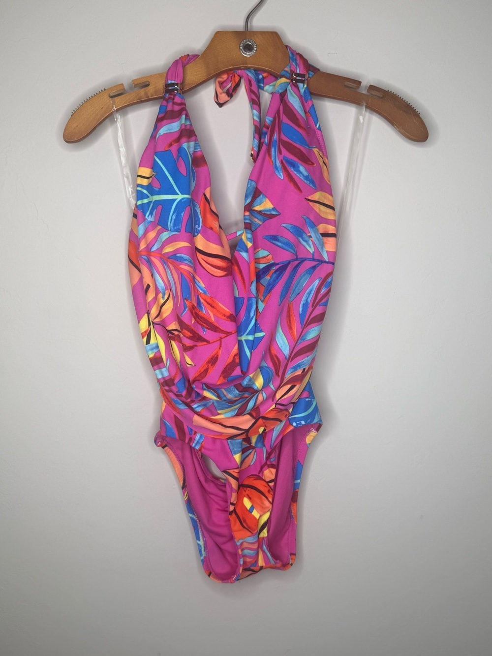 Bar III Cowl Neck One-Piece Swimsuit Magic Magenta Paradise Palms size XS NWOT - Picture 3 of 5